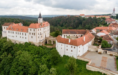 Starý zámek a Předzámčí Jevišovice