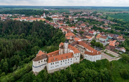 Starý zámek a Předzámčí Jevišovice