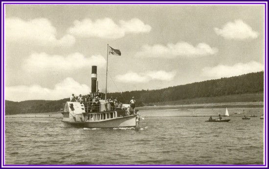 Nejstarším provozovatelem lodní dopravy na Vranovské přehradě byl Plavební klub. Ladislav Prchal se svojí lodí „Lada“ zde provozoval lodní dopravu od roku 1935. V roce 1947 se podnikatelé sjednotili v Podyjském lázeňském a plavebním družstvu. 