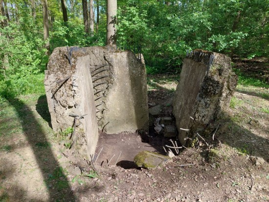 V říjnu 1938 provedli nemečtí dělostřelci pokusné ostřelování 2 objektů vranovského opevnění. Pomocí houfnice ráže 105 mm se u zeslabeného ŘOPíku A-160 podařilo dosáhnout průrazu v levé boční stěně, druhý objekt typu C, ostřelovaný protitankovým kanónem ráže 37 mm, byl pouze lehce poškozen. Pozůstatky můžete dodnes vidět na trase malé naučné stezky vedoucí od Pevnostního muzea Vranov.