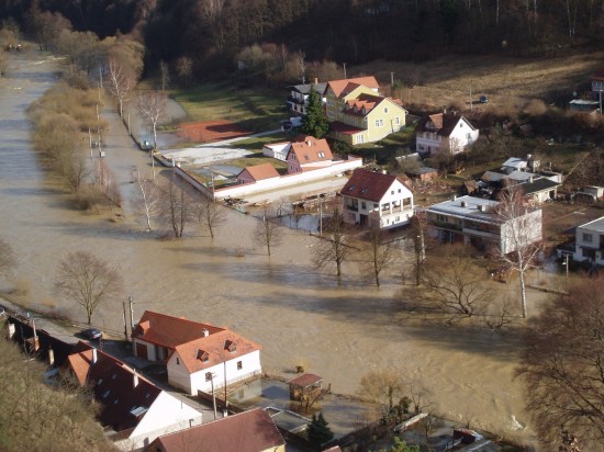 V roce 2006 postihla Vranov povodeň znovu, a to dokonce drakrát: za jarního tání v březnu a následně po přívalových deštích v červnu. Rozvodněná řeka Dyje při nich zaplavila zahrady a sklepy domů v lokalitách Benátky i Hamry. Tyto místní části zalévala rozvodněná Dyje v minulosti velmi často.