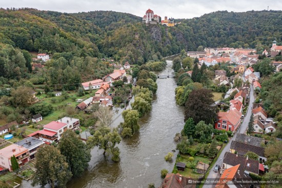 Rozvodněná řeka tak ve Vranově nad Dyjí v září 2024 zaplavila pouze zahrady a několik sklepů v místí části Benátky a Hamry. Ty patřily k záplavovým zónám odnepaměti…