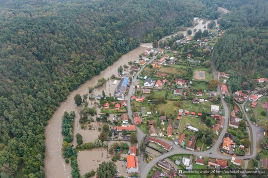 V polovině září 2024 opravdu přišly extrémní přívalové deště a záplavová vlna šla po toku Dyje už z Rakouska. Nejhůře dopadla na Podhradí nad Dyjí, které leží ještě před vzdutím Vranovské přehrady. V neděli 15. 9. 2024 večer zde dosahoval průtok přes 400 m3/s.