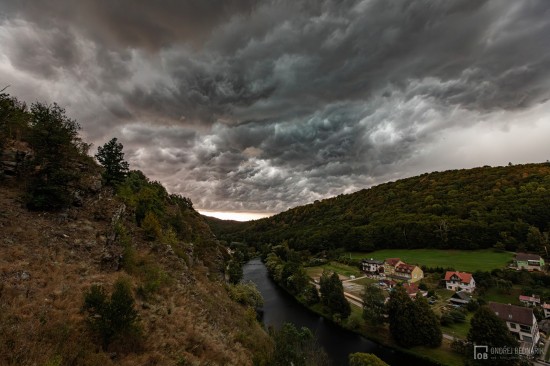 Po velmi teplém a dlouhém létě přišla v první polovině září 2024 poměrně rychlá změna počasí a meteorologické předpovědi nevěstily nic dobrého... Věstily přímo něco extrémního... 