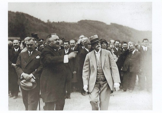 Už 29. 6. 1929 navštívil místo plánované pro výstavbu hráze Vranovské přehrady prezident Tomáš Garrigue Masaryk i s početným doprovodem.