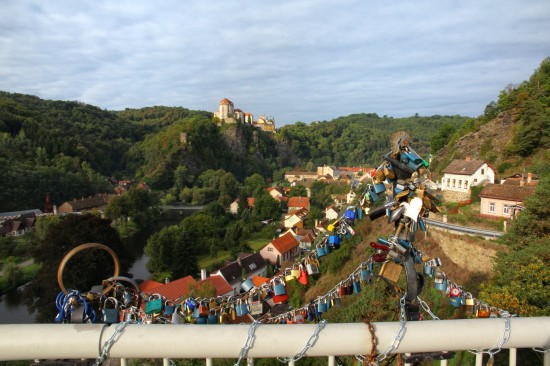 Romantický vyhlídkový bod v jedné ze zatáček Vranovských serpentin označovaný jako 